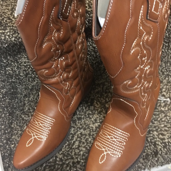 BEAUTIFUL STAMPEDE BOOTS ON SALE!! - Picture 2 of 3